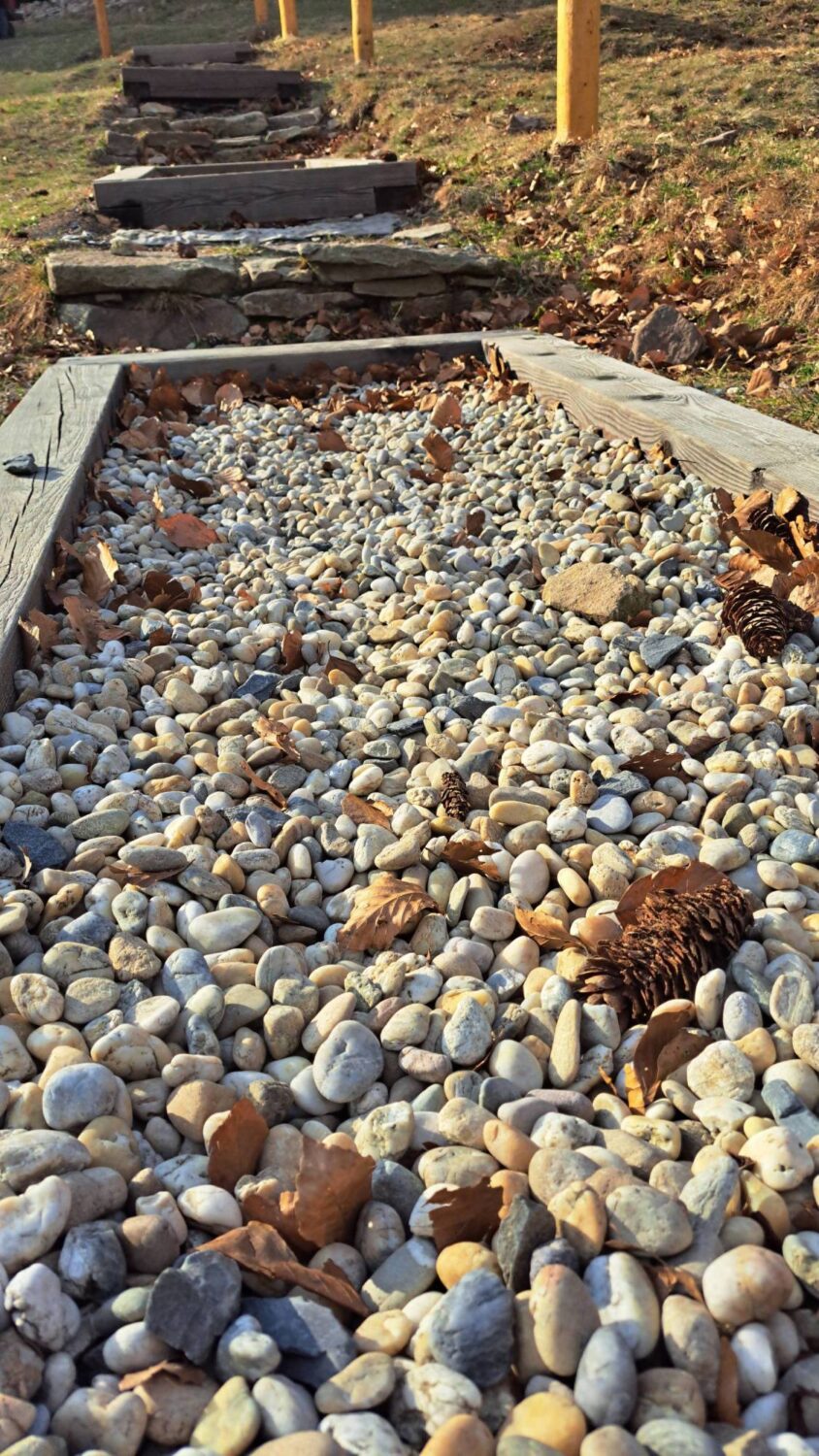 Chata skalka chodnik bosych nohou